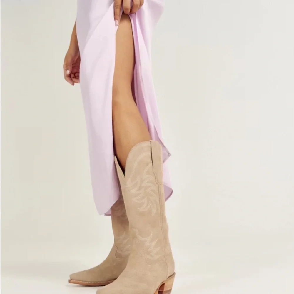 Tecovas - The Annie in Fawn Suede (Size 6, Brand New) - Picture 2 of 9